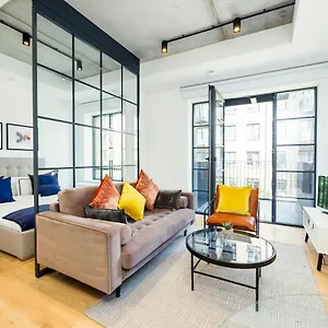 Luxury Apartment-business-relocation-canary Wharf London