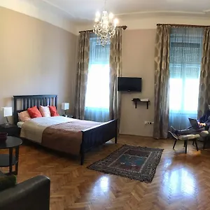 Diamonds With 2 Near Guzsdu Udvar Appartement