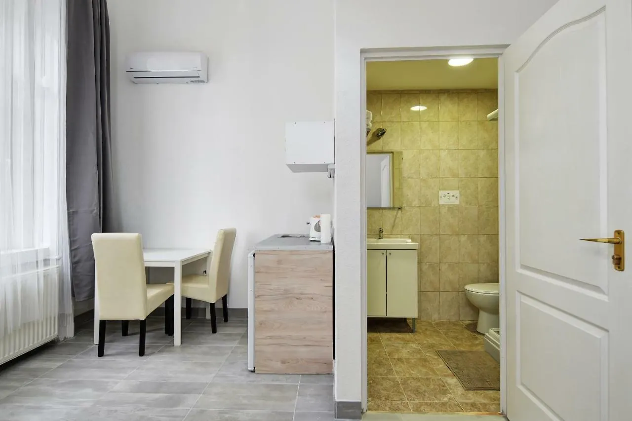Heart Of Downtown Apartment Budapest