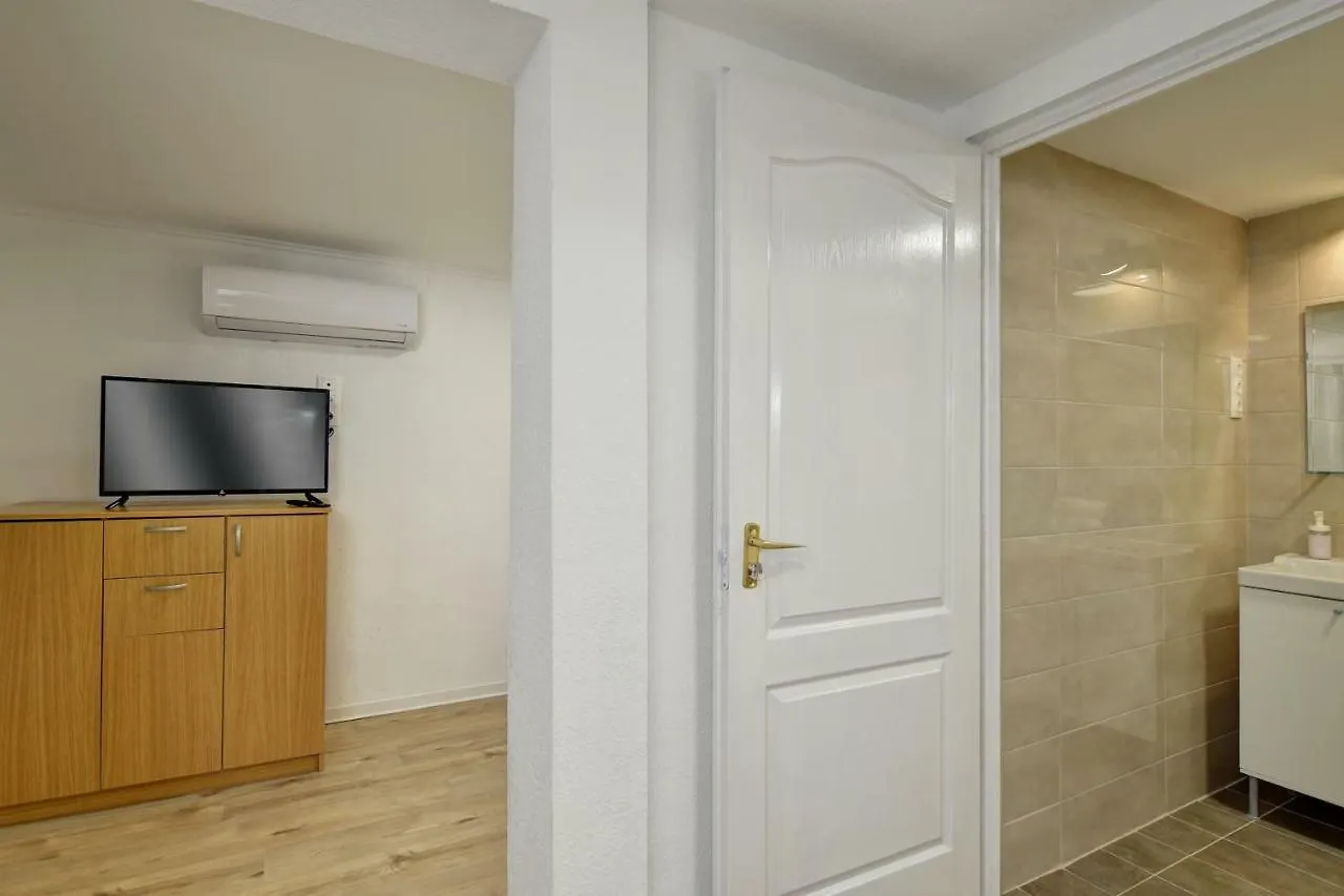 Heart Of Downtown Apartment Budapest