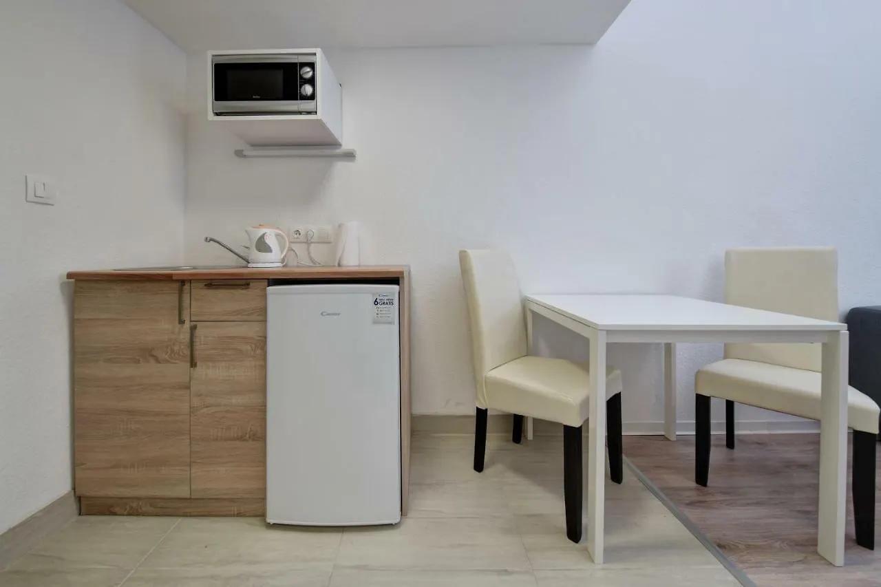 Heart Of Downtown Apartment Budapest 0*,