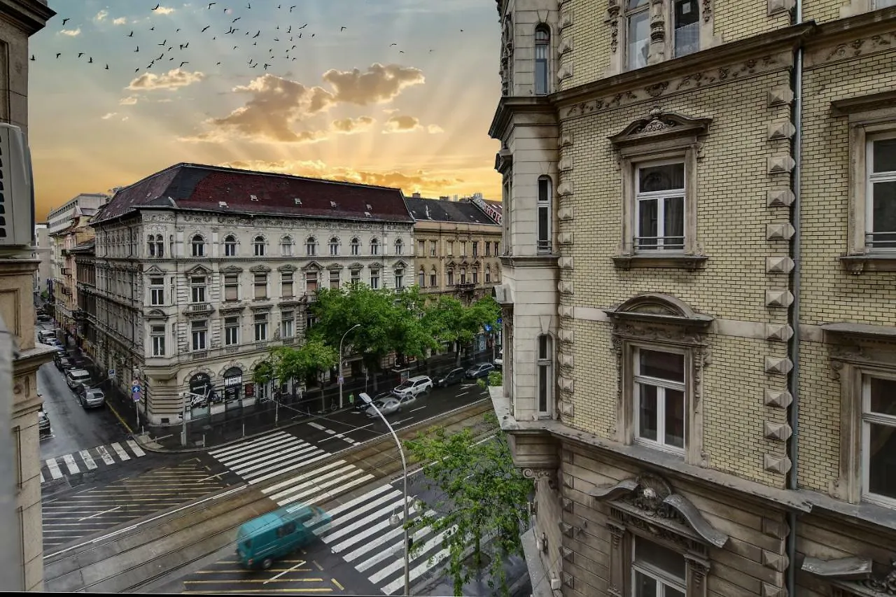 Heart Of Downtown Apartment Budapest